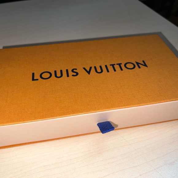 Brand New, 100% authentic Louis Vuitton FÉLICIE POCHETTE purse - Picture 9 of 16